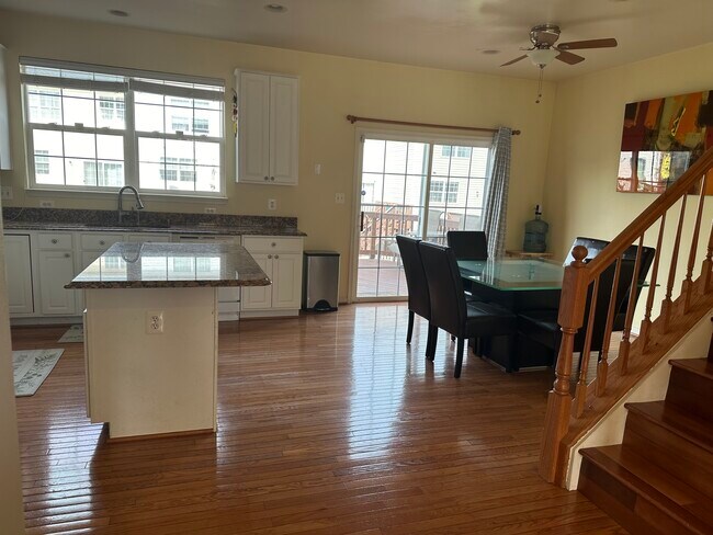 Kitchen and dining/morning room - 43690 Phelps Ter