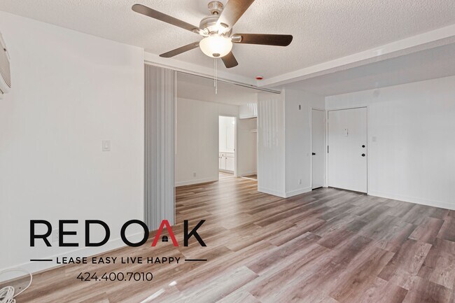Foto del edificio - 8614 Woodley Ave