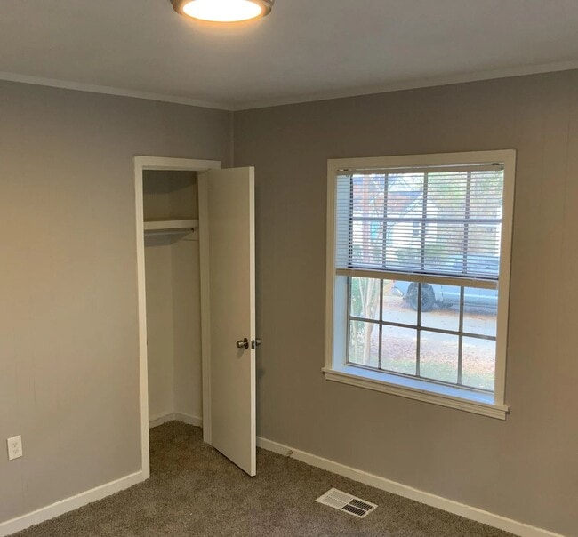 Building Photo - 219 Stonewall St