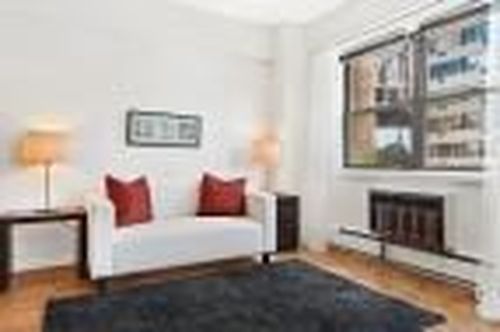 Building Photo - 45 Sutton Pl S