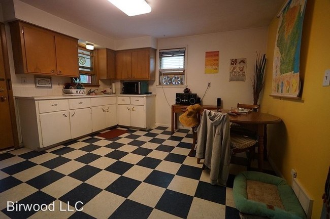 Foto del edificio - 1213 Gilson St
