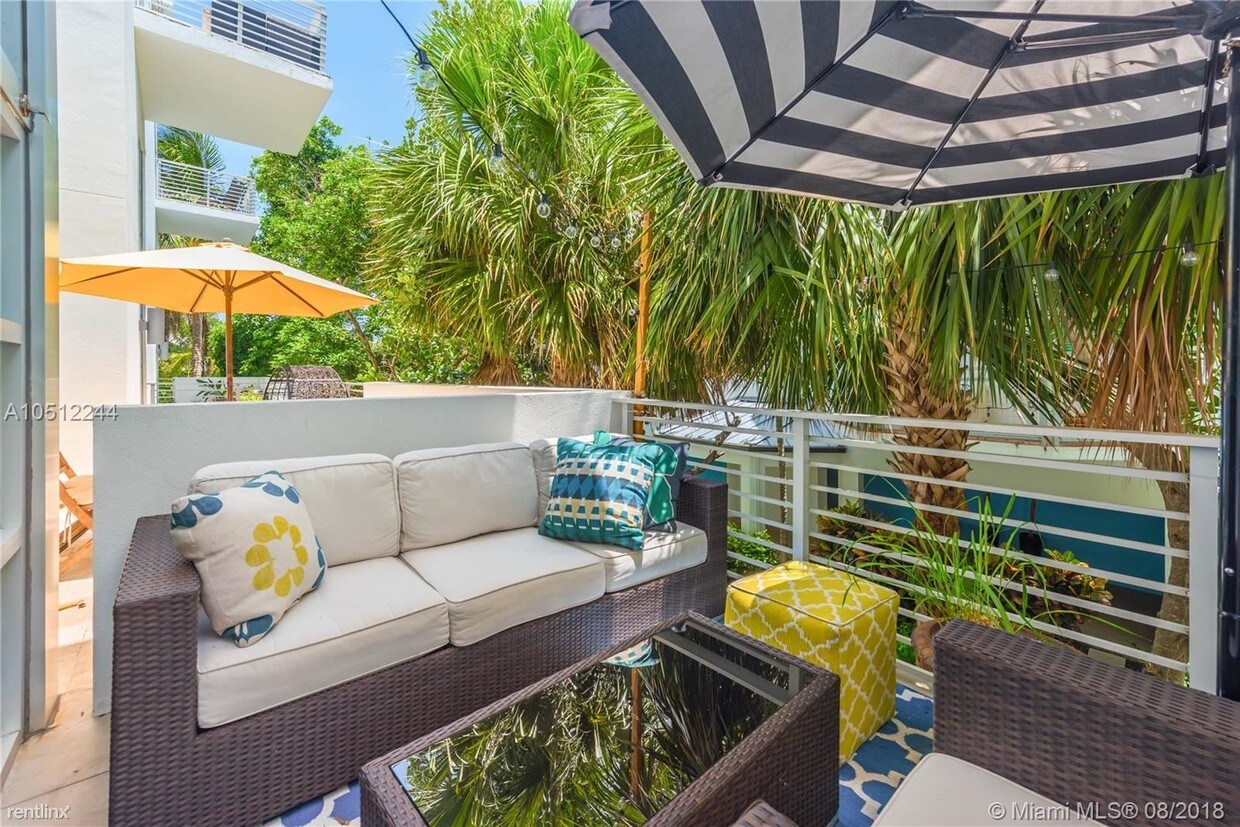 Primary Photo - 1 br, 1.5 bath Condo - 7744 Collins Ave Apt 8