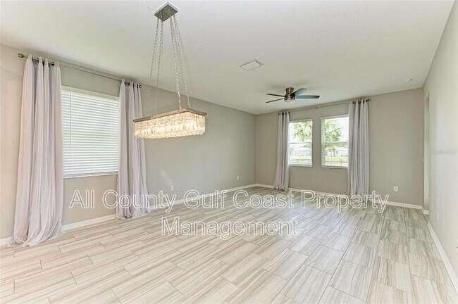 Foto del edificio - 8488 Starlight Loop