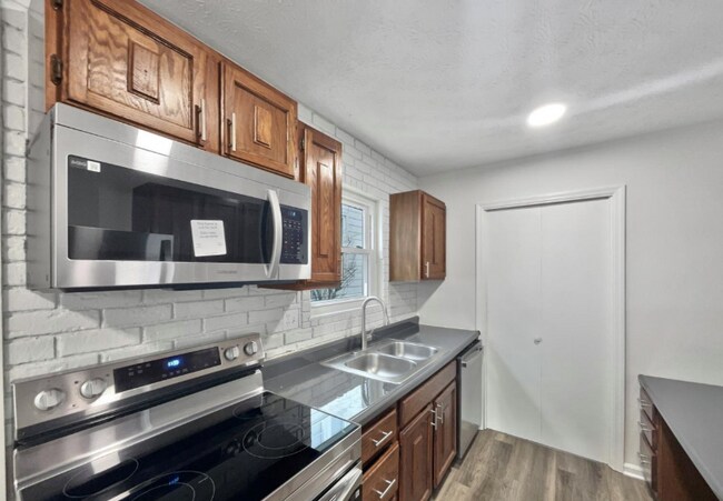 Foto del edificio - 717 Cleveland Ave