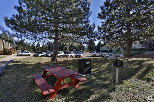 Picnic Area - Brookview Apartments