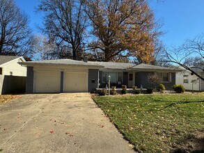 Building Photo - 1514 S Luster Ave