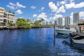 Foto del edificio - 20200 NE 29th Ct