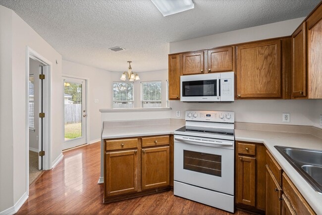 Building Photo - 8729 Three Dean Way