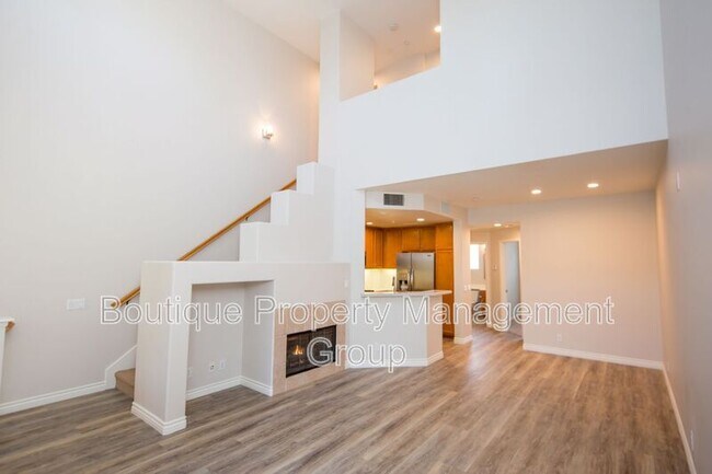 Building Photo - 208 Dewdrop