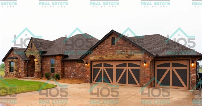 Building Photo - 3 Bedroom/3 Bathroom with bonus space in OKC
