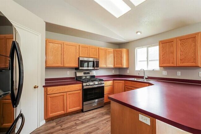 Foto del edificio - 1026 N Gramercy Ave, Ogden, UT, 84404