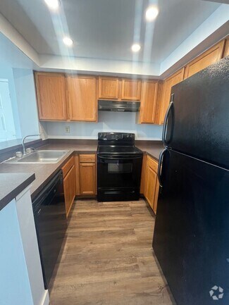 Building Photo - 728 Executive Center Dr