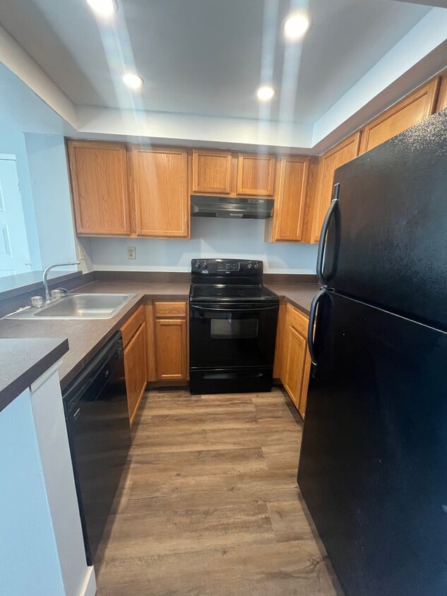 Primary Photo - ONE BEDROOM ONE BATHROOM!! Waterfront Comm...