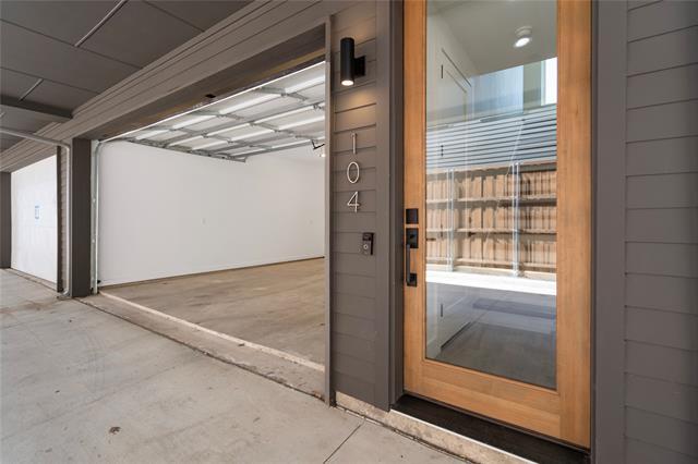 Building Photo - 1139 N Madison Ave