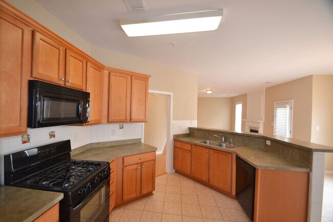 Building Photo - 6059 Foxcroft Ct