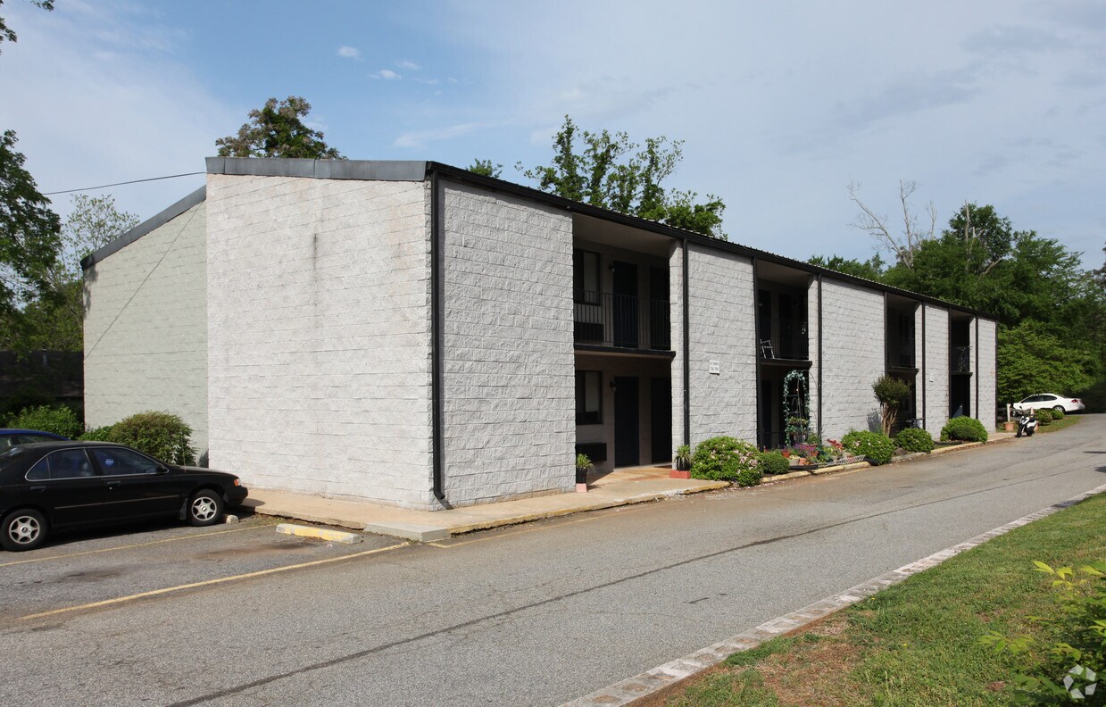 The Hill Apartment Complex Apartments in Athens, GA