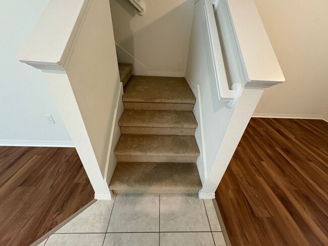 Building Photo - 5 bedroom 3.5 Bath House on Oakland Trails...