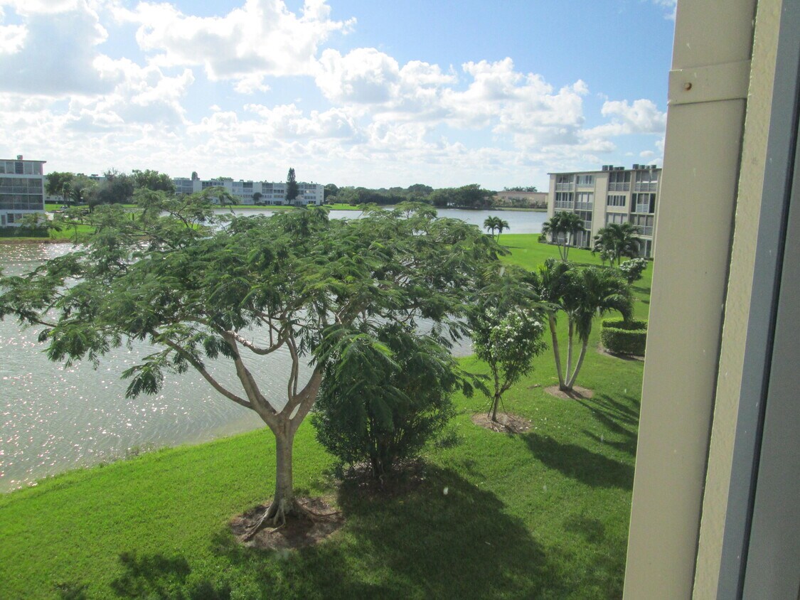 3058 Wolverton C, Boca Raton, FL 33434 Condo for Rent in Boca Raton, FL