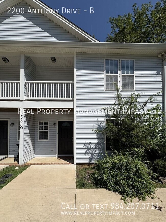 Building Photo - 2200 Anthony Dr