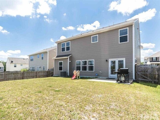 Building Photo - 711 Poplar St