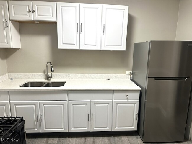 Building Photo - 3074 W 25th St