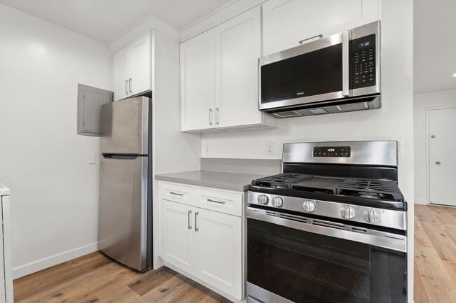 Interior Photo - Rowena