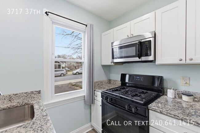 Foto del edificio - 3717 37th Pl