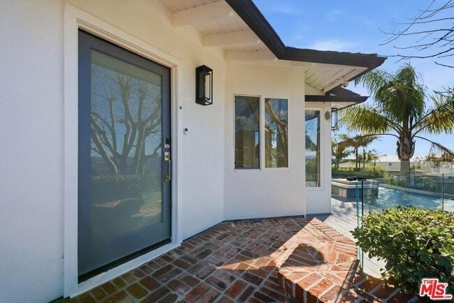 Foto del edificio - 204 Tranquillo Rd