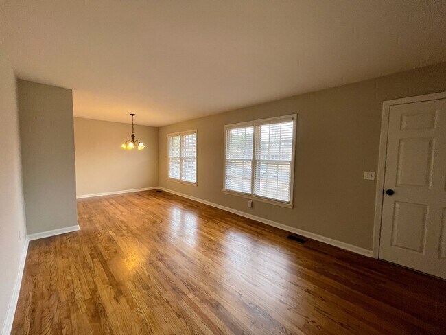 Foto del edificio - 615 Austin Dr NW
