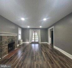 Building Photo - 1005 Drexel Ave