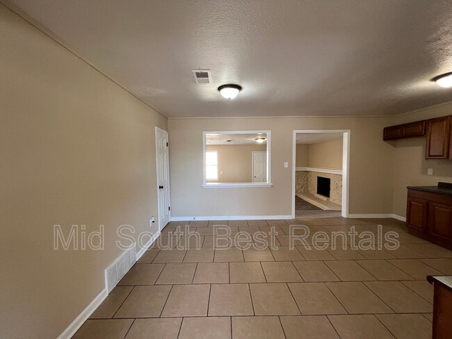 Building Photo - 2994 S Goodlett St