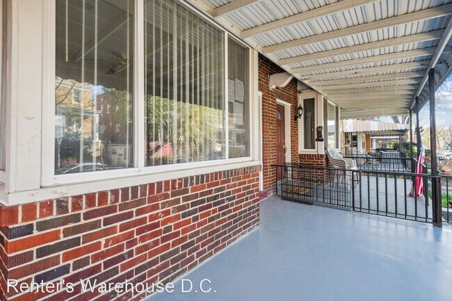 Foto del edificio - 4 br, 2 bath House - 526 Somerset Pl NW