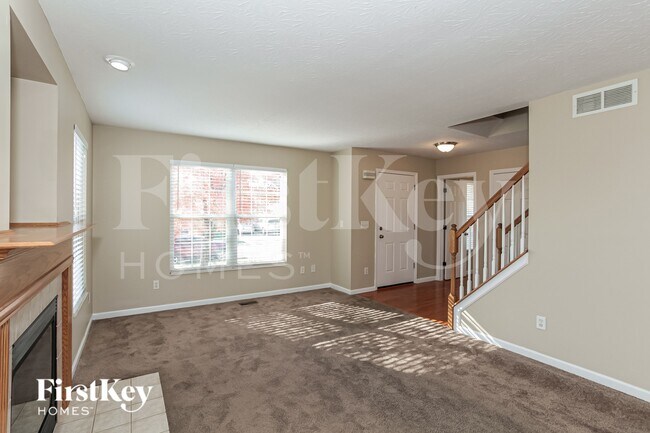 Foto del edificio - 7568 Sycamore Woods Ln