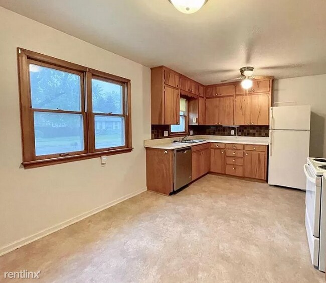 Building Photo - 2 br, 2 bath House - 721 W 19th St