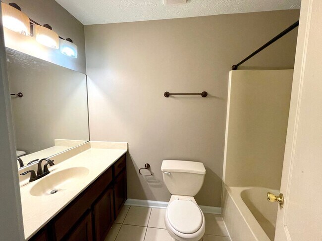 Foto del edificio - 154 Bent Oaks Dr