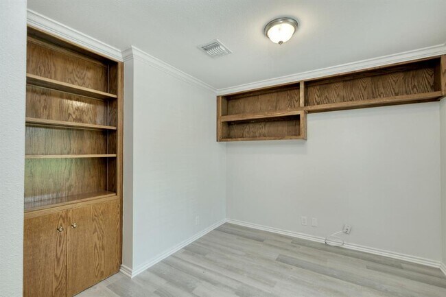 Foto del edificio - 11302 Perennial Ct