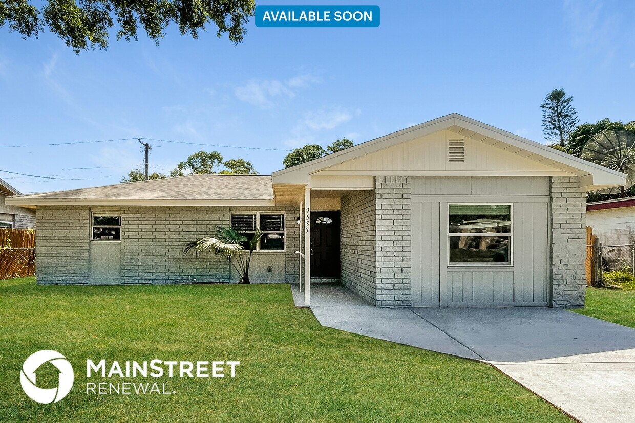 Foto principal - 9537 Groveland St
