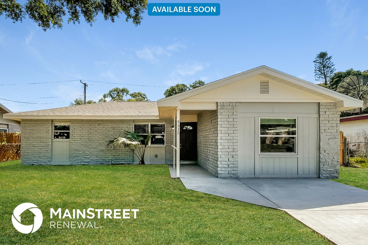 Primary Photo - 9537 Groveland St