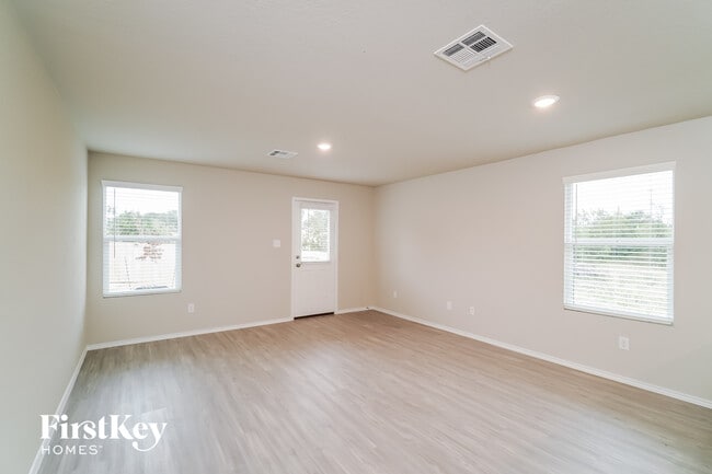 Foto del edificio - 13251 Thyme Wy