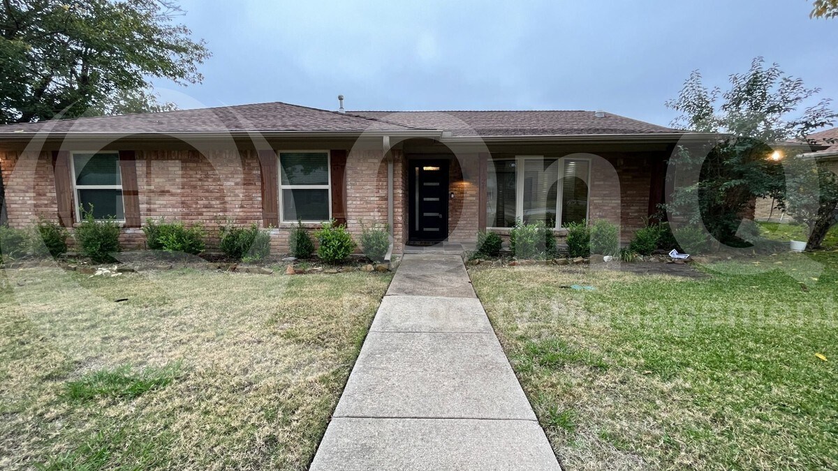Primary Photo - 1724 Westlake Dr
