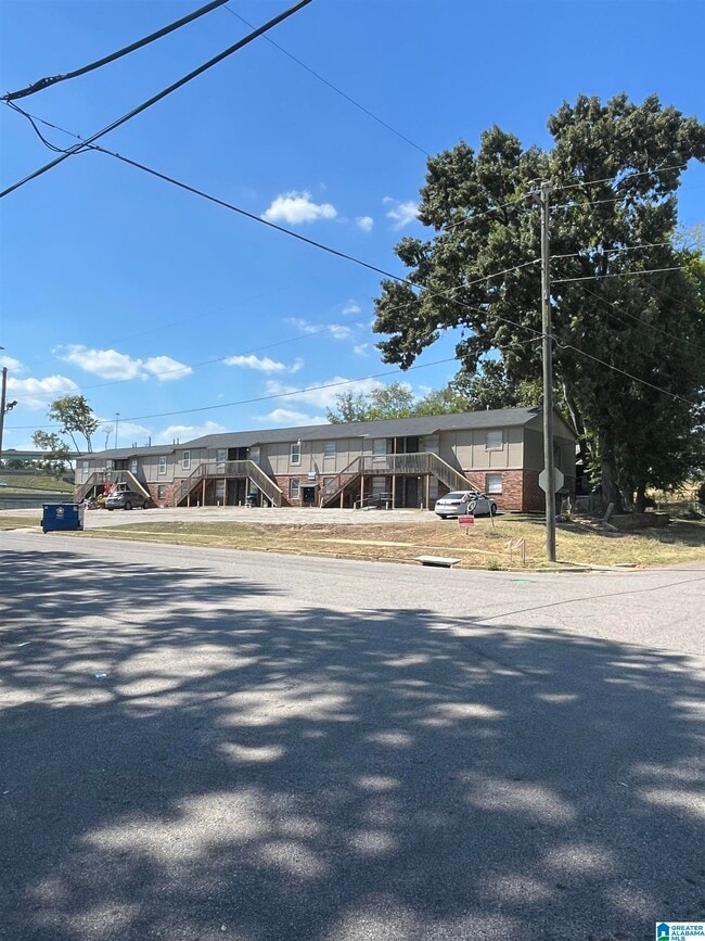 Building Photo - 1128 10th Ave N