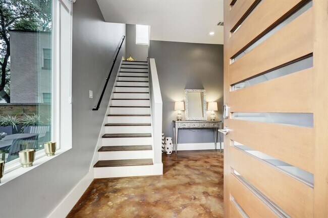 Foto del edificio - 1512 Yale St
