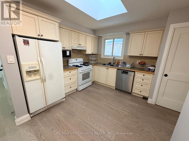 Photo du bâtiment - 804 Fairview Ave