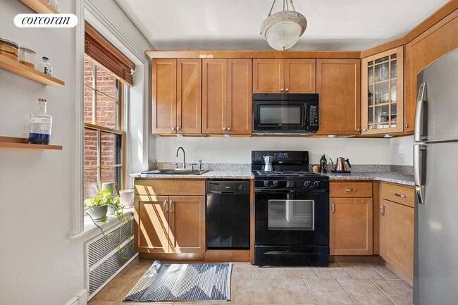 Building Photo - 39 Claver Pl