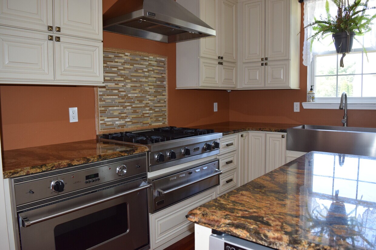 Primary Photo - 37 Steeplechase Cir