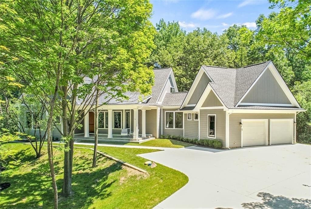 299 N Berkshire Rd, Bloomfield Township, MI 48302 House Rental in