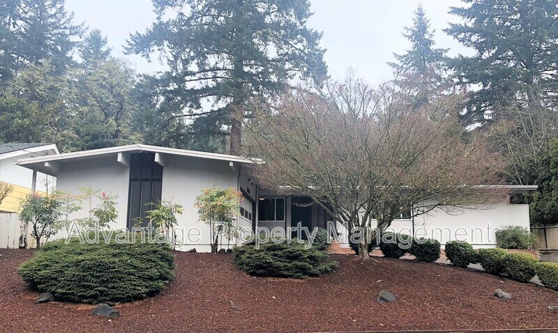 Foto principal - 3245 NW Norwood Dr
