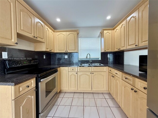 Foto del edificio - 9701 NW 5th Ln