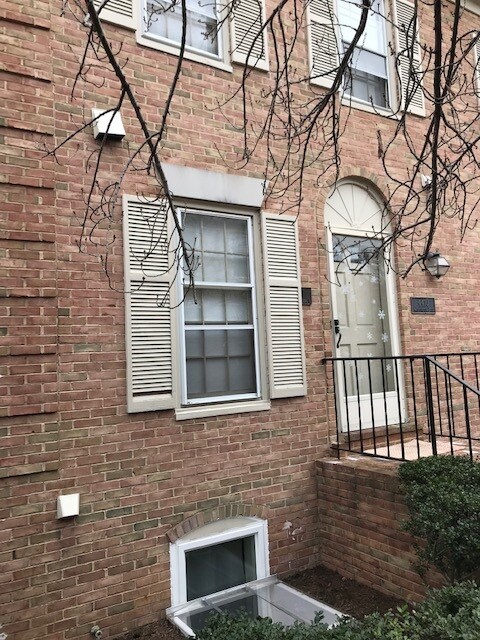 Foto del edificio - 4410 Washington Blvd