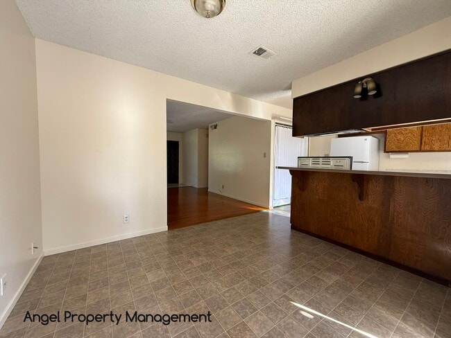 Building Photo - 7130 Reichmuth Way